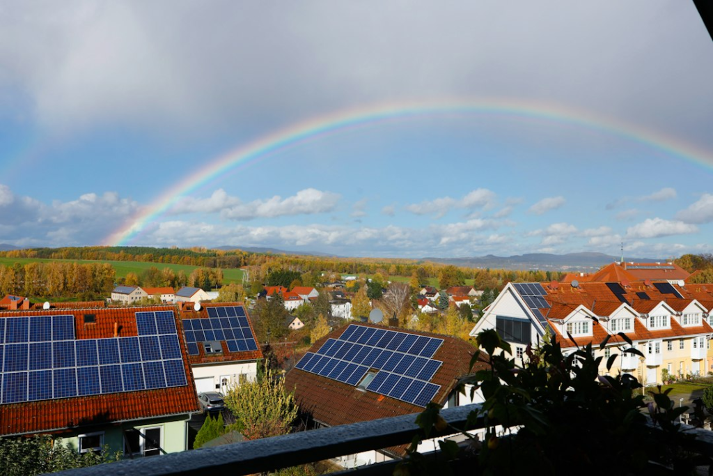 Houses with rooftop solar panels - Renewable Energies
